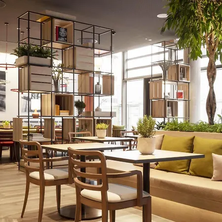 Intercityhotel 호텔